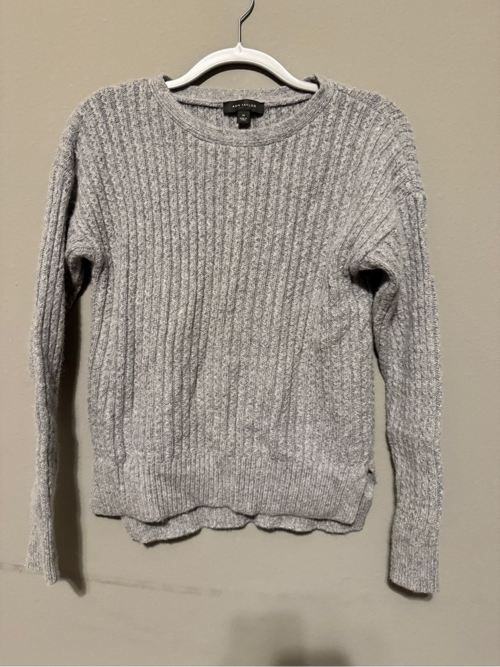 Ann Taylor Light Gray Ribbed Crewneck Sweater